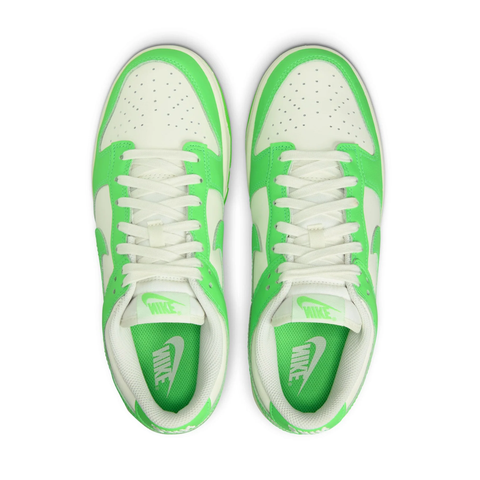 NIKE DUNK LOW WMNS SAIL GREEN STRIKE