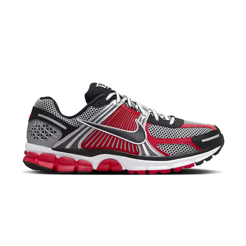 NIKE VOMERO 5 METALLIC SILVER RED